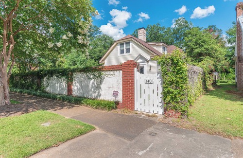 Aiken Cottage | Charming cottage in Downtown Aiken