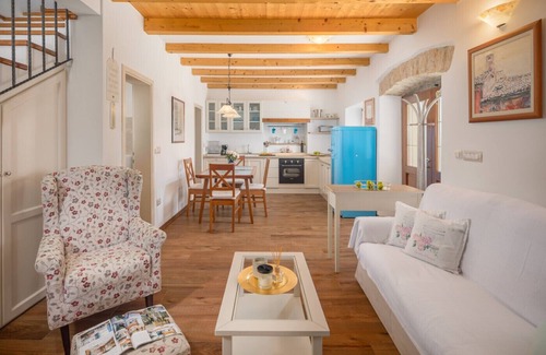 Gulici House | Charming Family And Pet-Friendly Home which Offers You Really Nice Accommodation