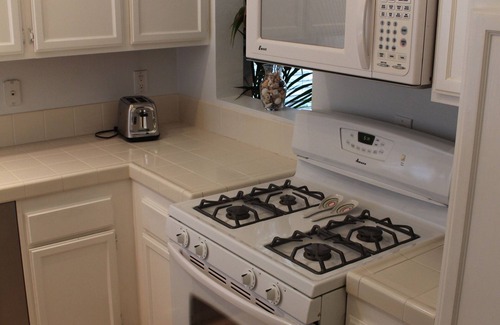 Carmel Valley Condo | Charming Furnished 2BD/2BA w/Pool&Spa! Available Nov.4-Dec.30,2025 3,500-3,995/m