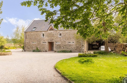 Saint-Lo-d'Ourville Cottage | Charming Gîte Justine in Portbail-sur-Mer