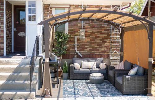 Northtown House | Charming Historic 4 bed -Nearby Eats, Brewery, Shops, Park