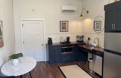 West Main Historic District Apartment | Charming historic studio@The 713 - on The Bourbon Trail and Museum Row