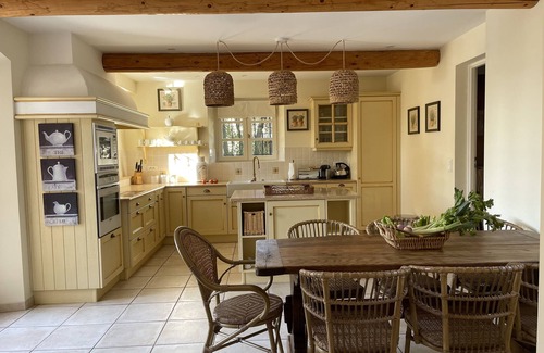 Cabrieres-d'Avignon Villa | Charming house with swimming pool in an authentic village 10 mn from Gordes
