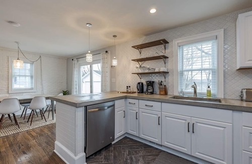 Harters Heights House | Charming home 1 mile to ND Families Welcome
