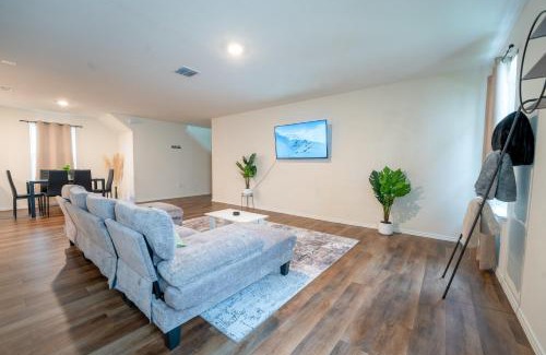 San Antonio House | Charming Home - Mins from SeaWorld & The Alamo