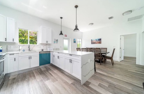 Hallandale Beach House | Charming Home With Pool Jacuzzi