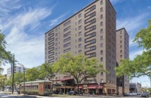 Lower Garden District Apartment | Charming hotel suite with fitness room, WiFi in lovely New Orleans