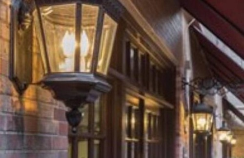 Lower Garden District Apartment | Charming hotel suite with fitness room, WiFi in lovely New Orleans