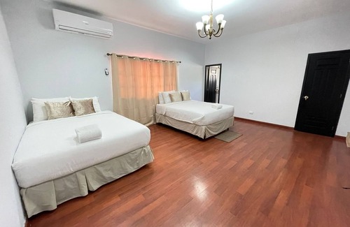 San Pedro Sula Hotel | Charming hotel with 1 bedroom and AC, WiFi in vibrant San Pedro Sula