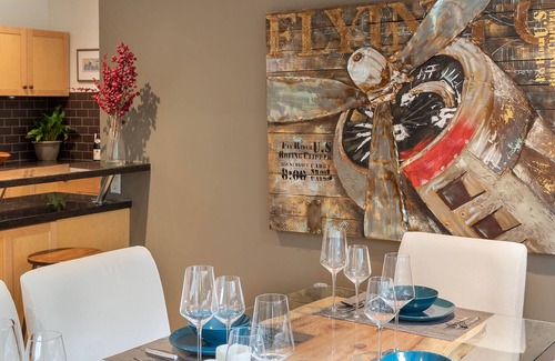 Brio Ski Chalet | Charming House Close to Everything 30+ days