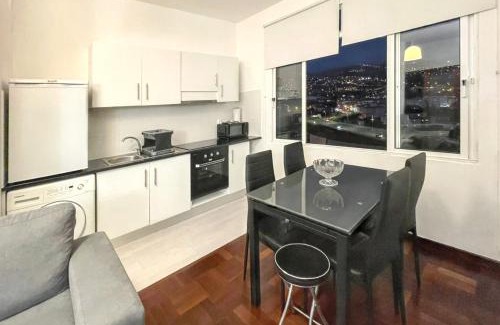Santo Antonio House | Charming House in Funchal with Sea View