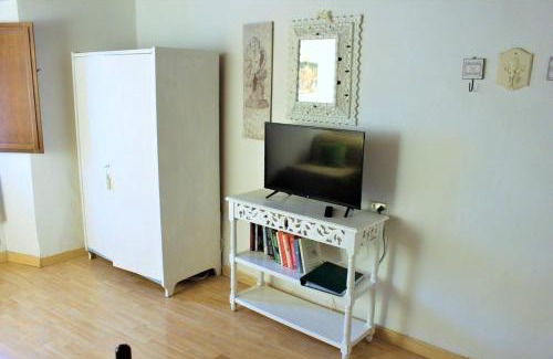 Gubbio House | Charming House in Gubbio with Mountain View