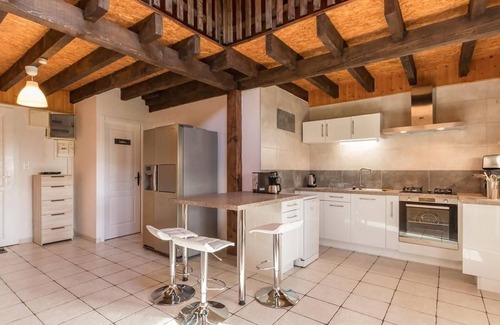 Vy-le-Ferroux Cottage | Charming house with pool, WiFi, and pets allowed
