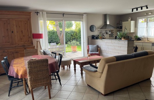 Angoulins House | Charming house with enclosed garden, near the sea or the center of the village
