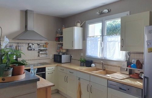 Angoulins House | Charming house with enclosed garden, near the sea or the center of the village
