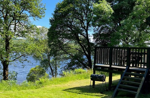 Taynuilt Cabin | Charming loch side log cabin with hot tub & stunning views across loch