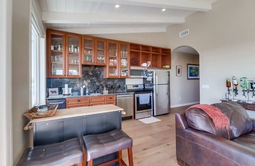 Bay Park House | Charming loft with BBQ/OCEAN VIEW. in sunny San Diego.