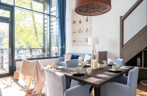 Maubray House | Charming Mansion with Pools
