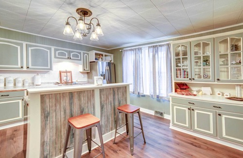 Negaunee House | Charming Negaunee Home ~ 2 Mi to Teal Lake!