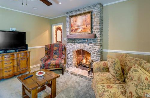 New Bern House | Charming New Bern Cottage with Grill and Fire Pit!