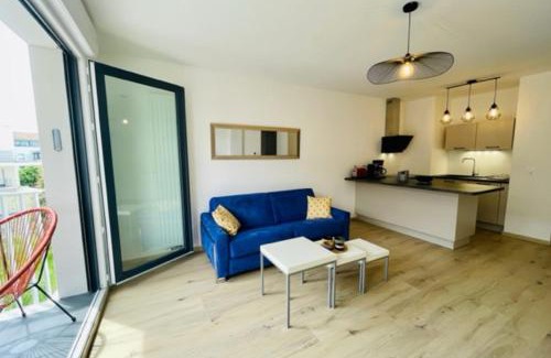 La Rochelle Apartment | charming new flat with balcony