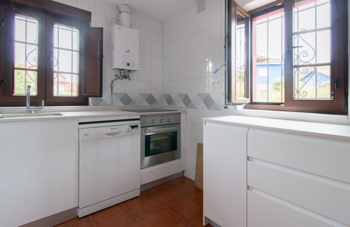 Peruyes Cottage | Charming newly renovated country house with ample land for exclusive use