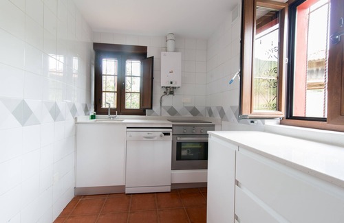 Peruyes Cottage | Charming newly renovated country house with ample land for exclusive use