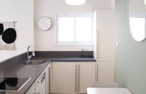 Yehuda Hamaccabi Apartment | Charming Old North near Park by FeelHome