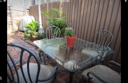 Dallas Apartment | Charming one bedroom historic home in Lakewood area of Dallas