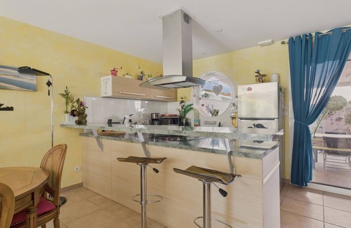 Lanton Ski Chalet | Charming pink house for 4 - 500m from beach