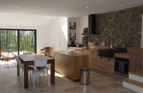 Locmaria House | Charming Retreat Near Sandy Beaches, Sleeps 8, Modern Amenities, Peaceful Location