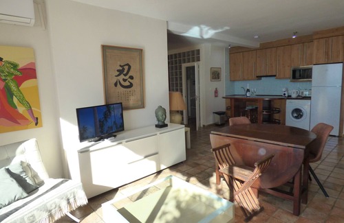 Torremolinos City Centre House | Charming Sea Front Bungalow