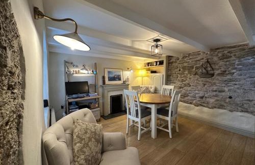 Charlestown House | Charming Seaside Cottage