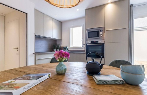 Portbail Cottage | "Charming Seaside Home with Modern Amenities & Private Garden in Port-Bail-sur-Mer"