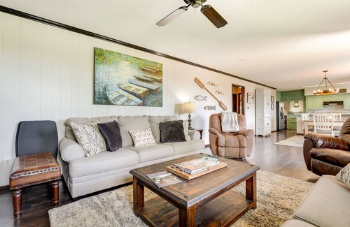 Shell Knob House | Charming Shell Knob Home: 16 Mi to Dogwood Canyon!