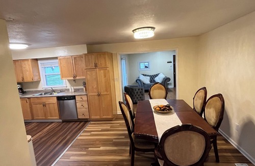 Highview House | Charming spacious 3-bedroom house with WiFi and patio