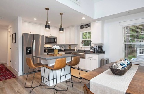 St. Michaels House | Charming Stay, Just Minutes from Downtown!