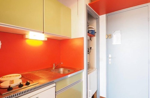 Le Grau-Du-Roi Apartment | Charming Studio 4 Sleeps in the Port Camargue area, Terrace, with swimming pool and parking,.