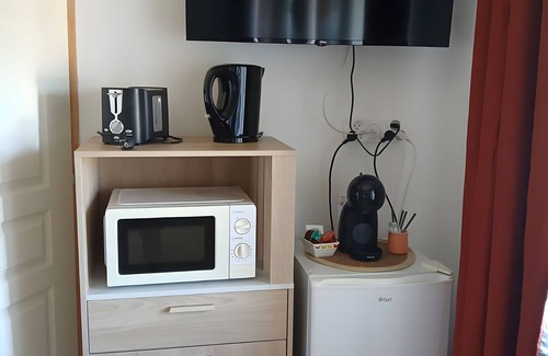 Courbillac Apartment | Charming studio "le 1864" with private garden and Wi-Fi