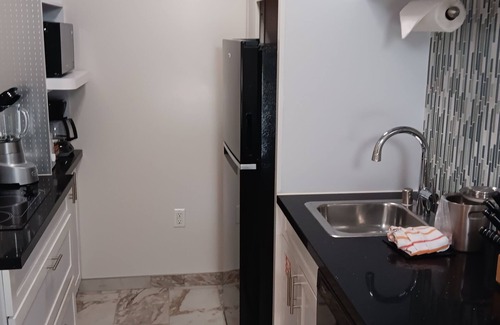 Park West Apartment | Charming studio suite in delightful Banker's Hill San Diego-Walk to Balboa Park