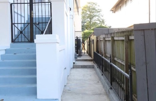 Milan Apartment | Charming two-bedroom apartment in Historic Uptown New Orleans w/Wi-Fi, AC, Hulu
