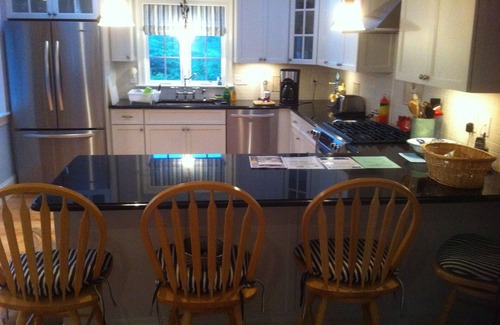 Chatham Cottage | Charming , very private 4 bedroom, 3.5 Bath Cape. Walk to Town & Oyster Pond