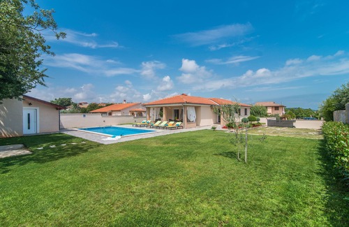 Liznjan Villa | Charming Villa Amalia near the beach with private pool.