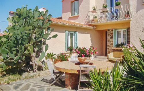 Plage d'Argeles Apartment | Charming villa with pool, sea and mountain views