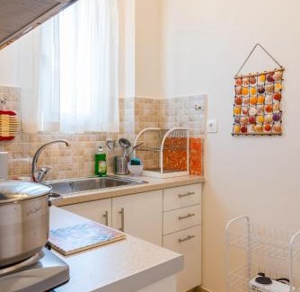 Ampelokipoi Apartment | Charmy Petit Flat in Athens