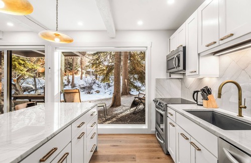 Aspen Condo | Chateau Eau Claire & Roaring Fork by Frias Properties