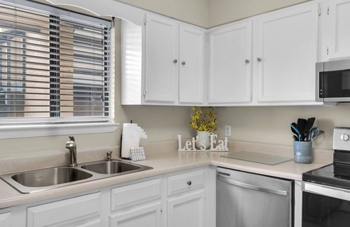 Fort Walton Beach - Destin Condo | Chateau La Mer II 902 - Pirates Mermaid