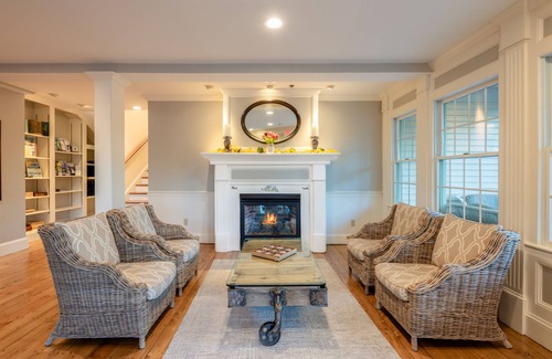 Chatham Hotel | Chatham Wayside Inn