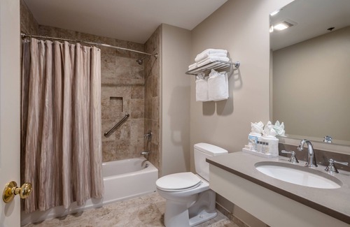 Chatham Hotel | Chatham Wayside Inn