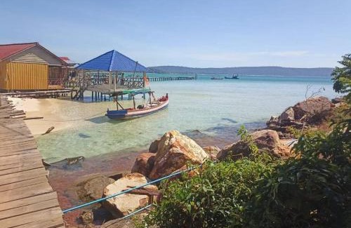 Koh Rong Apartment | Chener guesthouse 1 Quince bed Sea view room